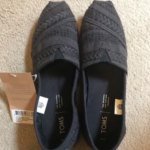Womens TOMS slip-ons